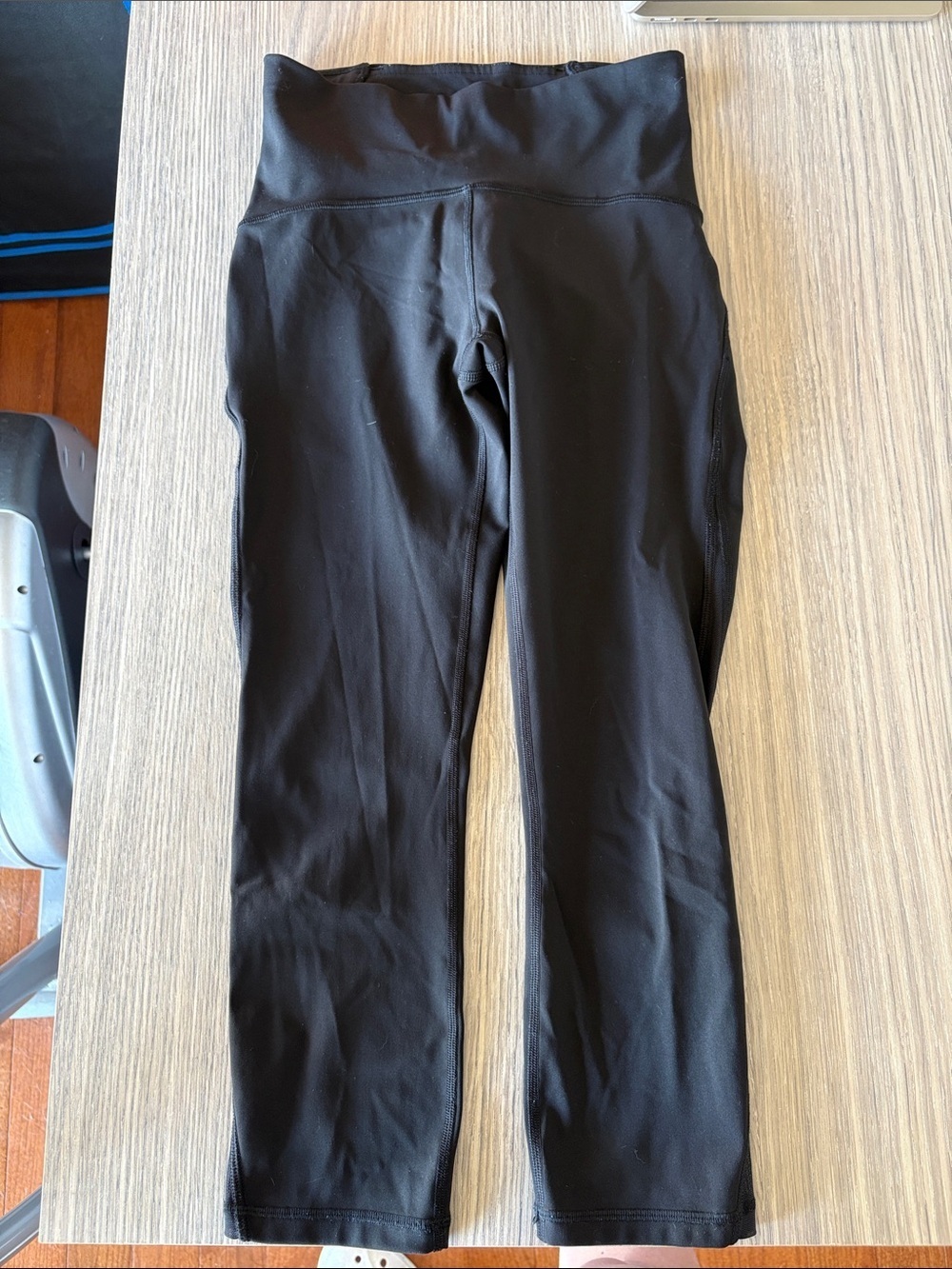 Lululemon Pace Rival Crop 21” Black Mesh Leggings Size 4